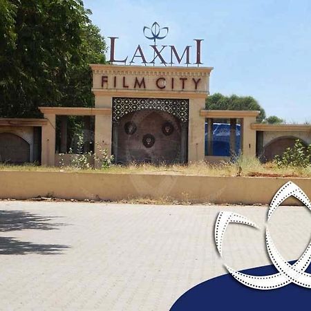 Laxmi Film City Resort Вадодара Екстериор снимка